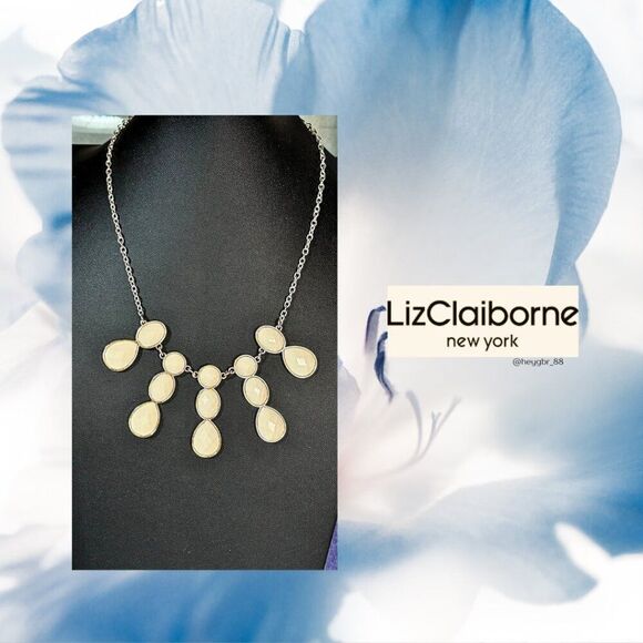 LIZ CLAIBORNE Silver Tone Stunning Runway Necklace Faceted Cream / Ivory - Picture 2 of 6